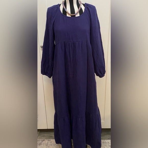 Dresses & Skirts - Deep Purple Maxi Dress Long Sleeves
NEW!